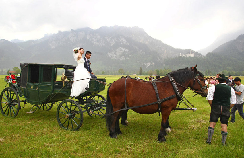 China-Hochzeit vor deutschem M?rchenschloss