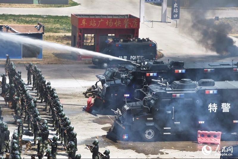 Anti-Terror: Beijings Polizei demonstriert ihr K?nnen