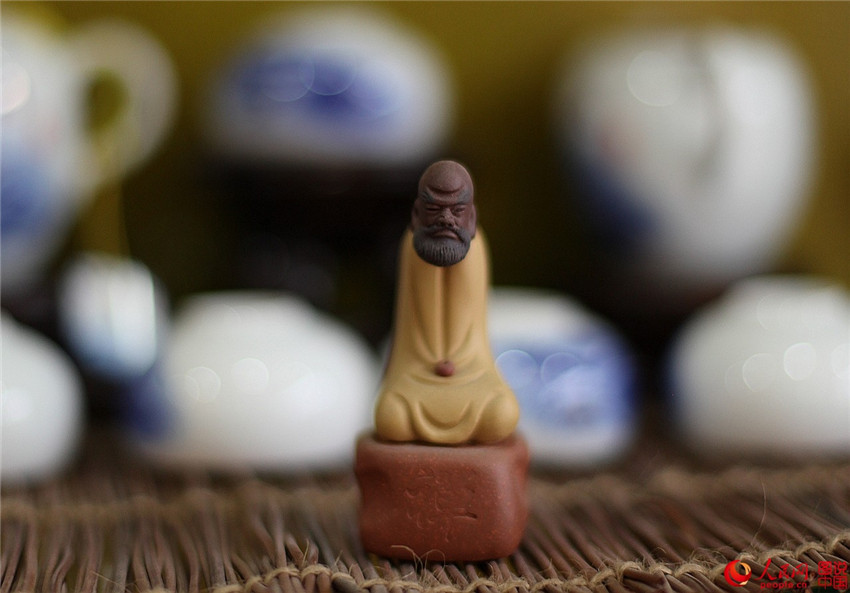 Glückverhei?ende ?Tee-Gef?hrten“