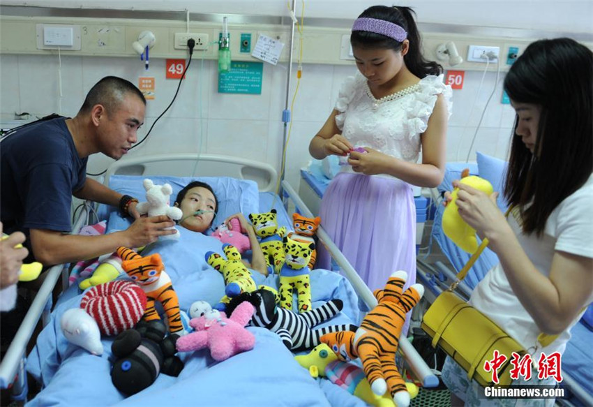 Mit Stoffpuppen gegen den Krebs