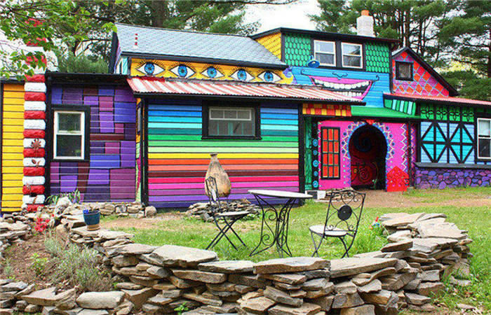 Ein Holzhaus wie ein M?rchenschloss
