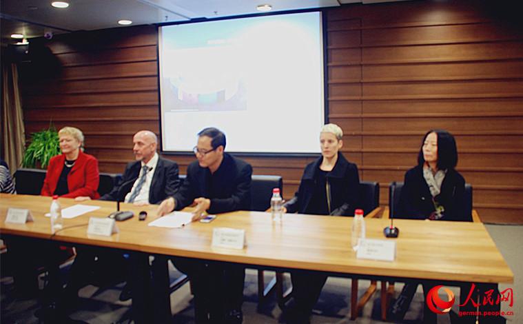 ?Kunstraum Deutschland“ ohne deutsche Künstler