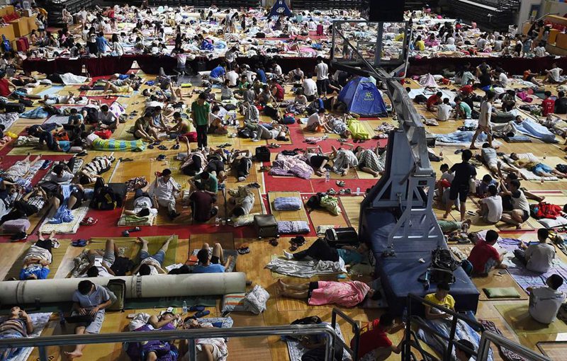 Massenübernachtung in der Sporthalle