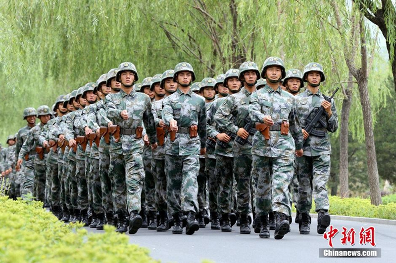 24 Stunden im Trainingscamp der WWII-Parade