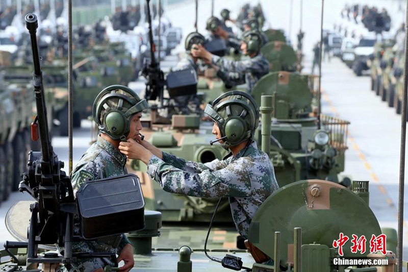 24 Stunden im Trainingscamp der WWII-Parade