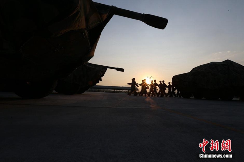 24 Stunden im Trainingscamp der WWII-Parade