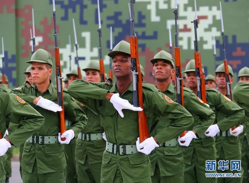 Ausl?ndische Soldaten üben für die Parade
