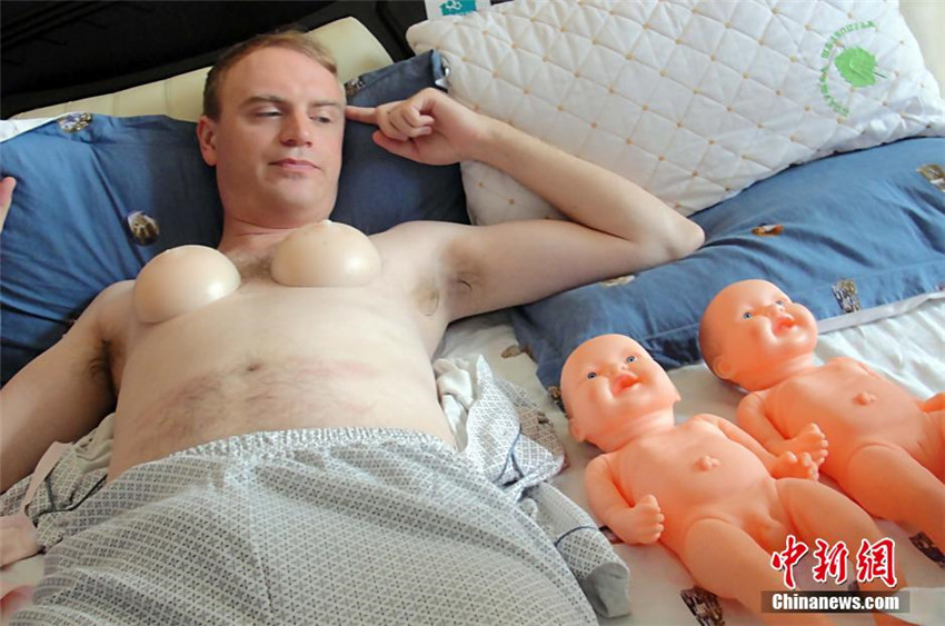 Brite erlebt das ?Monatssitzen“ in Shanghai