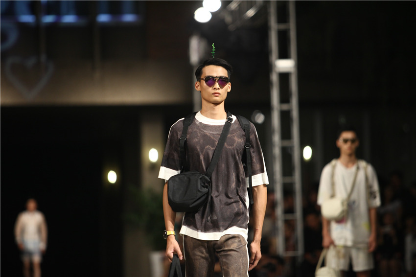 China und Schweiz feiern 65-j?hriges Jubil?um ?modisch“