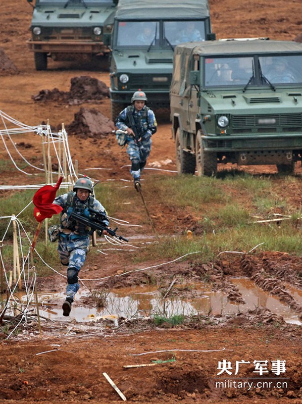 Chinas Marineinfanterie probt den Dschungelkampf