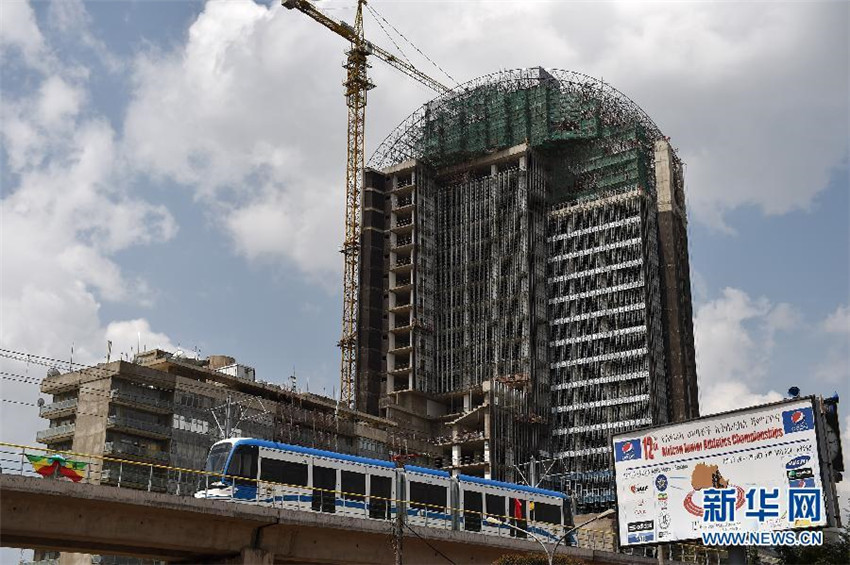 Erste von China gebaute moderne S-Bahn in Afrika