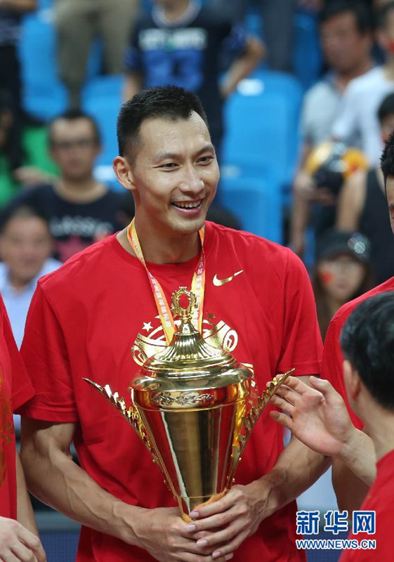Chinas m?nnliche Basketballmannschaft gewinnt Champion der FIBA Asienmeisterschafter und Eintrittskarte in den Olympischen Spielen in Rio de Janeiro