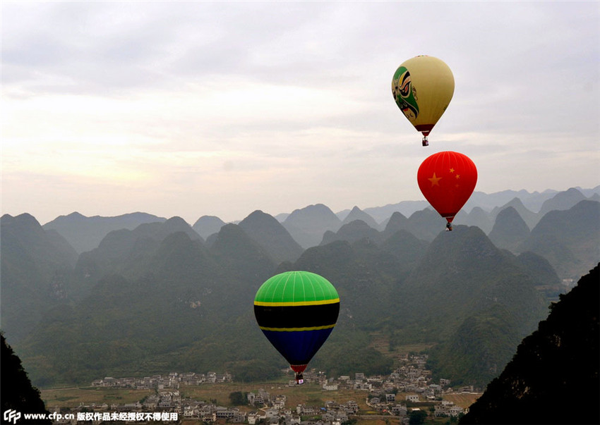 Chinas gr??ter Ballon-Wettbewerb in Guizhou gestartet