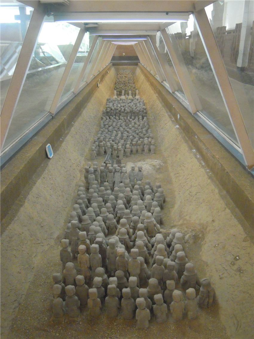 Xuzhou – Tonkrieger im Glassarg