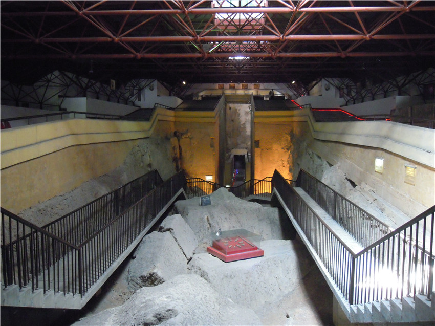 Xuzhou – Tonkrieger im Glassarg