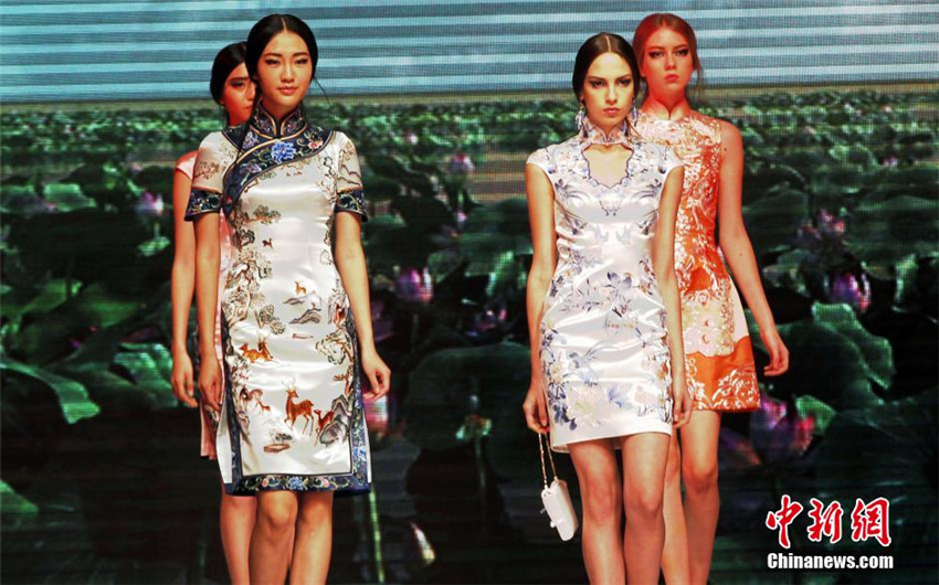 ?Qipao“-Show auf der China Fashion Week