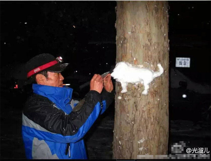 Tierische Schneeschnitzerei in Beijing