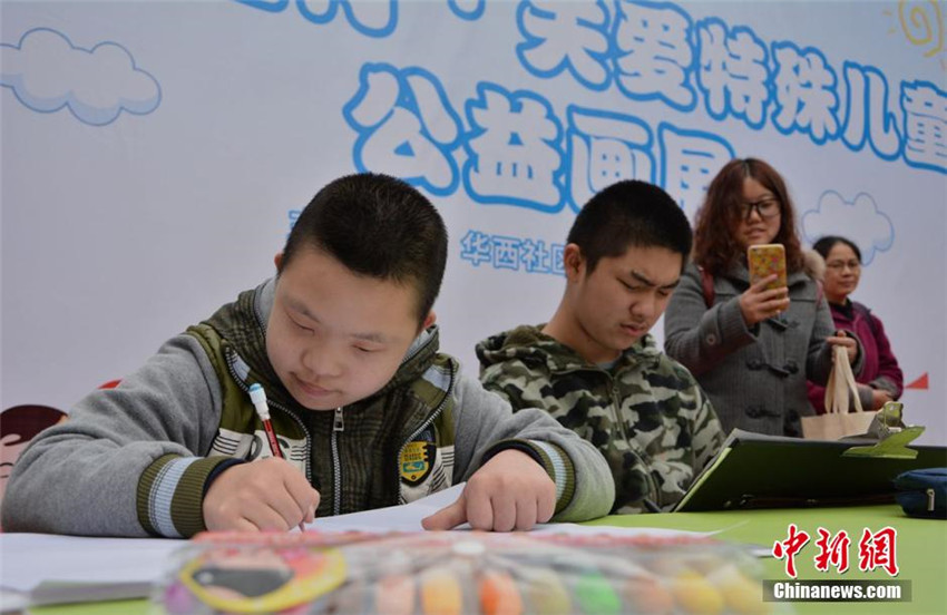 Malereien von ?besonderen“ Kindern