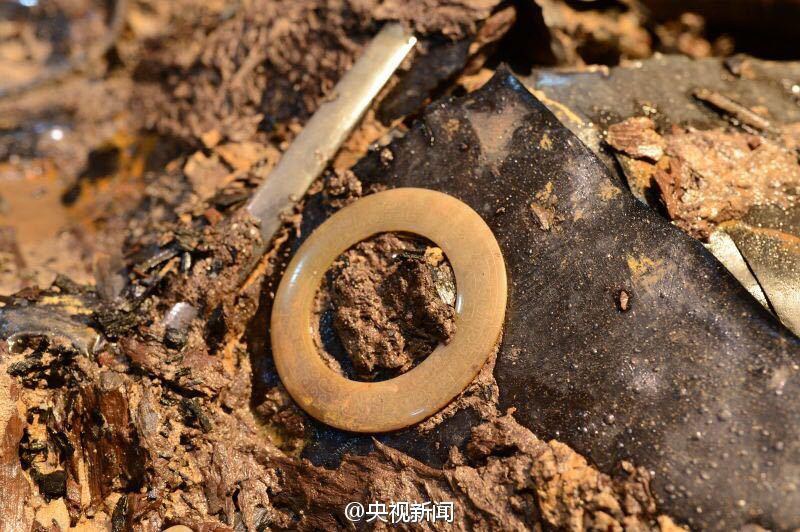 Jade-Schwert in Nanchang gefunden