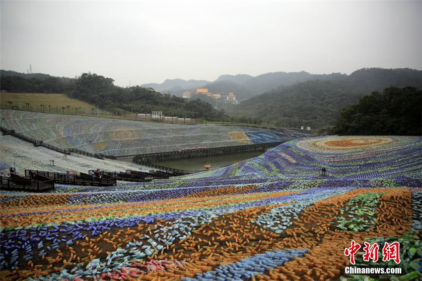 ?Sternennacht“ aus Plastikflaschen