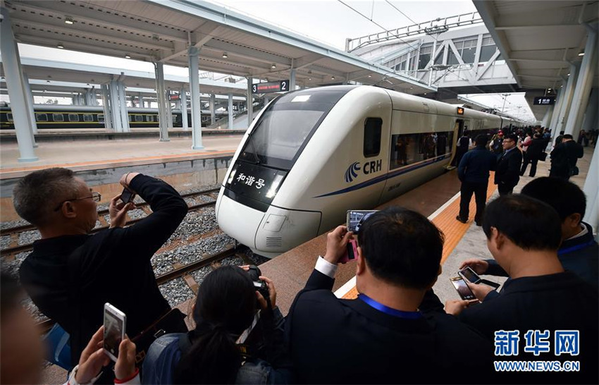 Hainan welterste Insel mit ?Rundum-Highspeed-Bahn“
