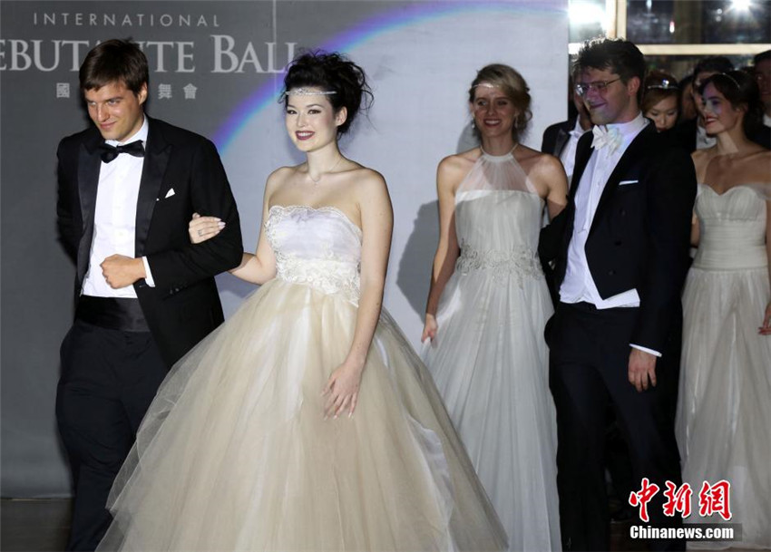 Sch?nheit und Anmut auf dem ?Shanghai International Debutante Ball“
