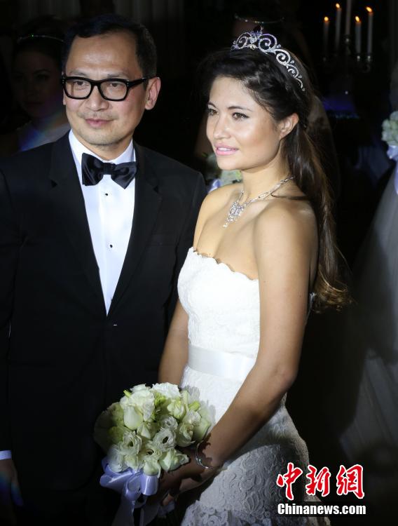 Sch?nheit und Anmut auf dem ?Shanghai International Debutante Ball“