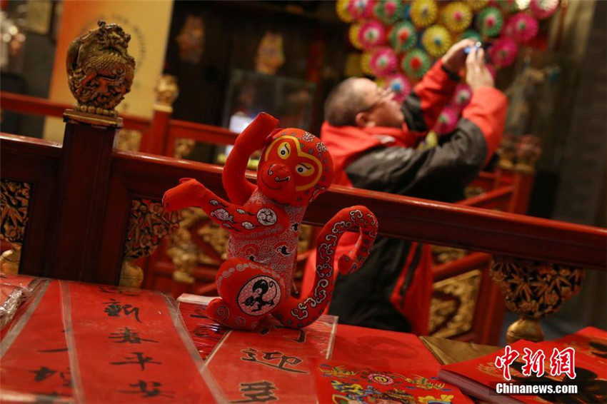 Affen-Produkte zum Neujahr hei? begehrt