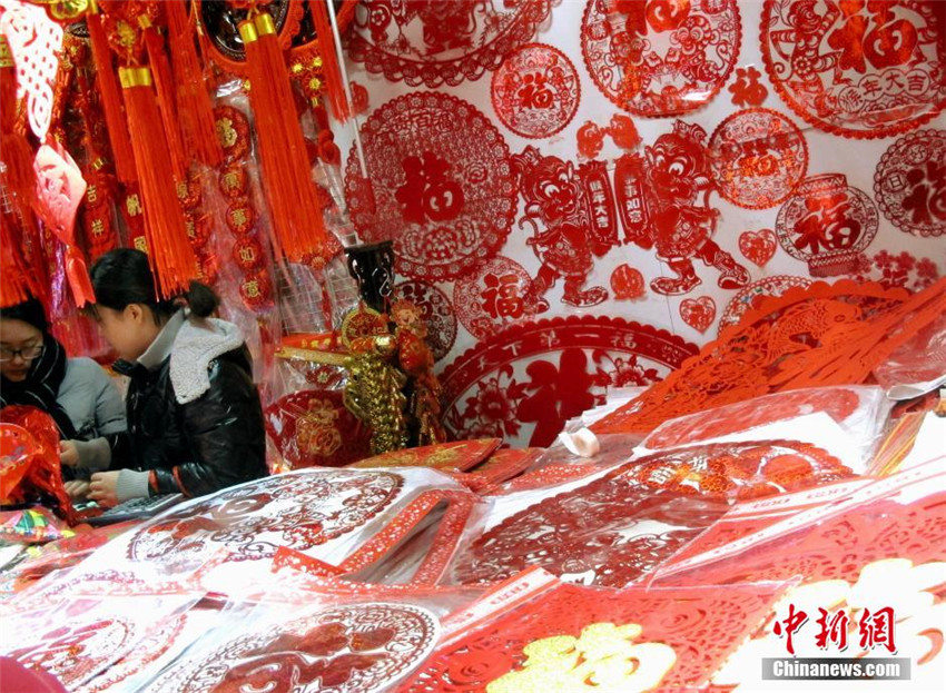 Affen-Produkte zum Neujahr hei? begehrt