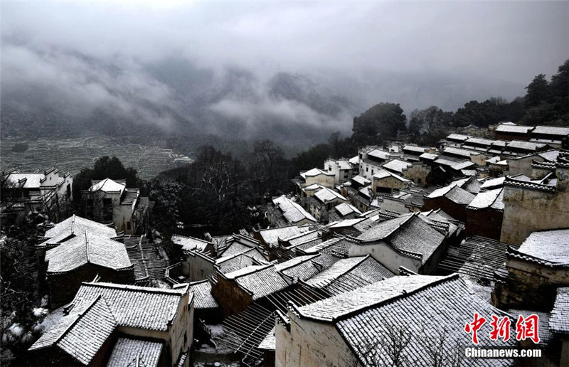 Verschneites altes Dorf in Jiangxi