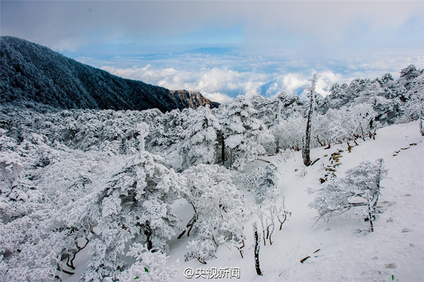Schneewelt auf dem Cangshan-Berg