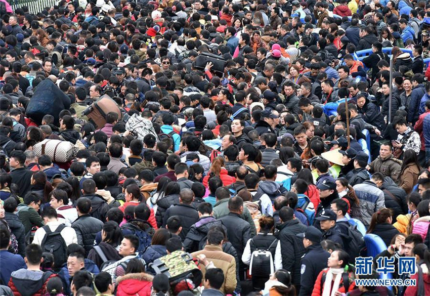 über 50.000 Passagiere am Guangzhouer Bahnhof gestrandet
