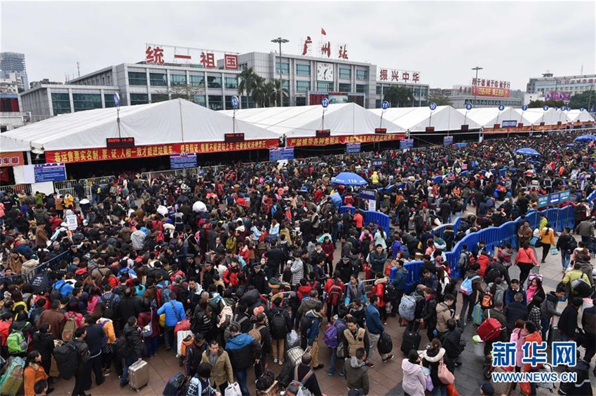 über 50.000 Passagiere am Guangzhouer Bahnhof gestrandet