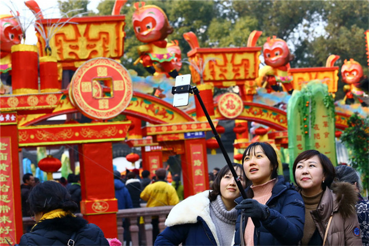 überblick über verschiedene Feiern anl?sslich des Frühlingsfests in China