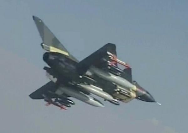 Export-Version des von China entwickelten J-10 Kampfjets