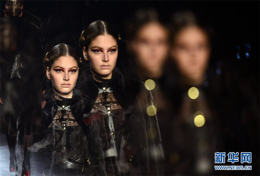 Kreationen der New Yorker Modewoche Herbst/Winter 2016