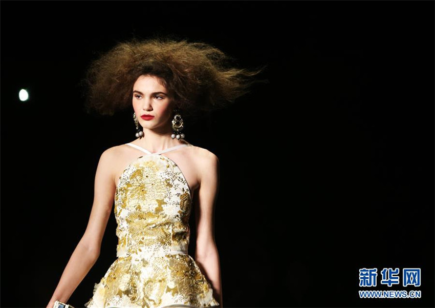 Kreationen der New Yorker Modewoche Herbst/Winter 2016