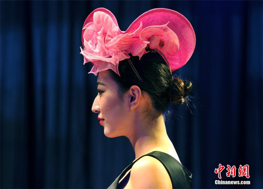 Modenschau von Hüten im europ?ischen Hof-Stil in Wuhan