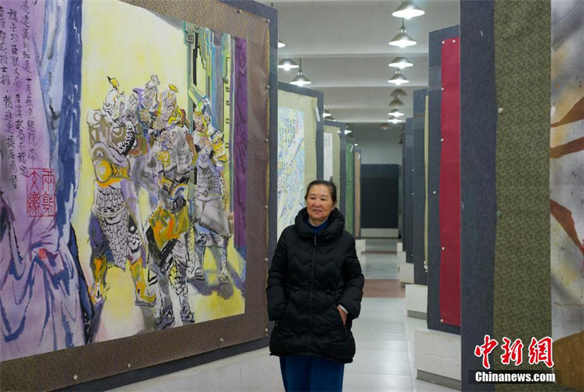 77-j?hrige Frau zeichnet Chinas Geschichte