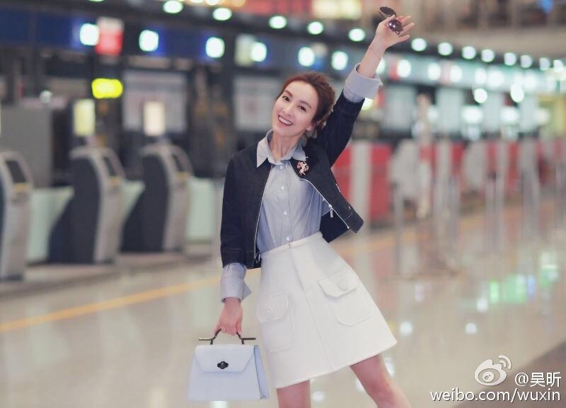 Chinas weibliche Stars auf der Modenschau in Paris