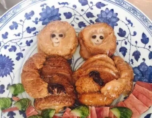 Gauck besucht Restaurant-Stra?e in Beijing