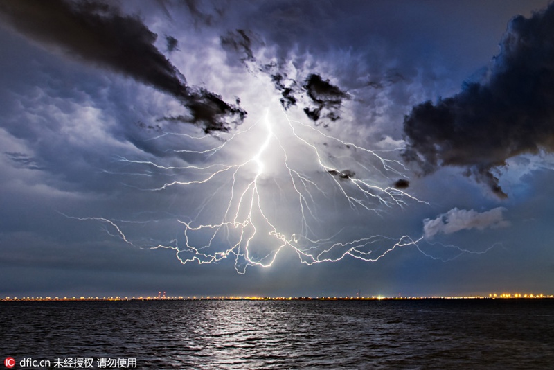 Blitzschauspiel über Kalifornien