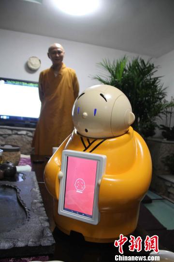 Beijinger Tempel nutzt Roboter, um Buddhismus zu f?rdern