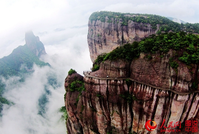 Wundersch?ne Landschaft nach dem Regenfall in Zhejiang