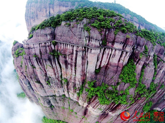 Wundersch?ne Landschaft nach dem Regenfall in Zhejiang