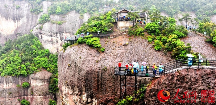Wundersch?ne Landschaft nach dem Regenfall in Zhejiang