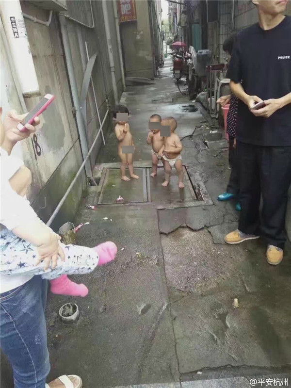 Drei kleine Ausrei?er auf Streifzug durch die Stadt