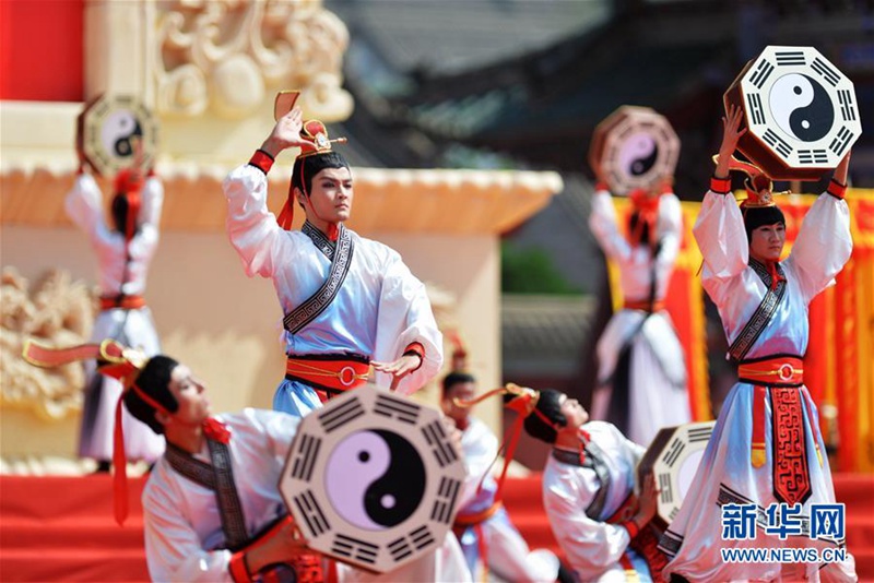 Spektakul?re Opferzeremonie in Tianshui