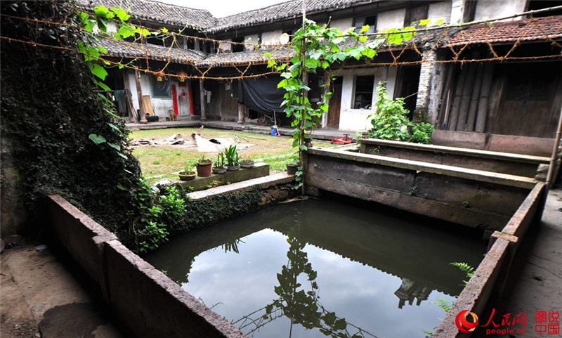 Tausendj?hriges Dorf vereint Konfuzianismus und Kommerz