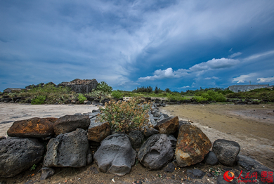 Das Dorf Yanding und seine Steinh?user an der Meeresküste